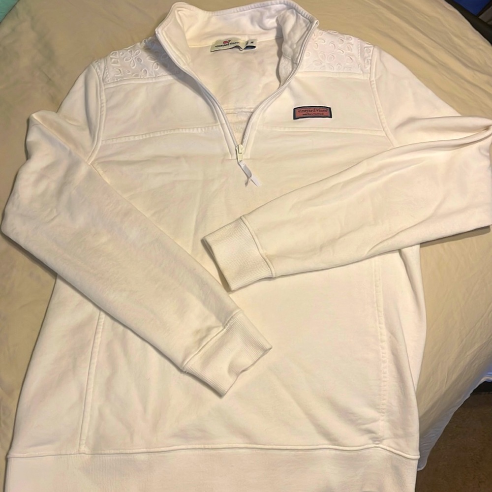 Vineyard Vines sweatshirt